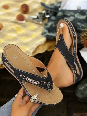 Casual Red Perforated Round Toe Rhinestone Flip-Flop Sandals - Image 18